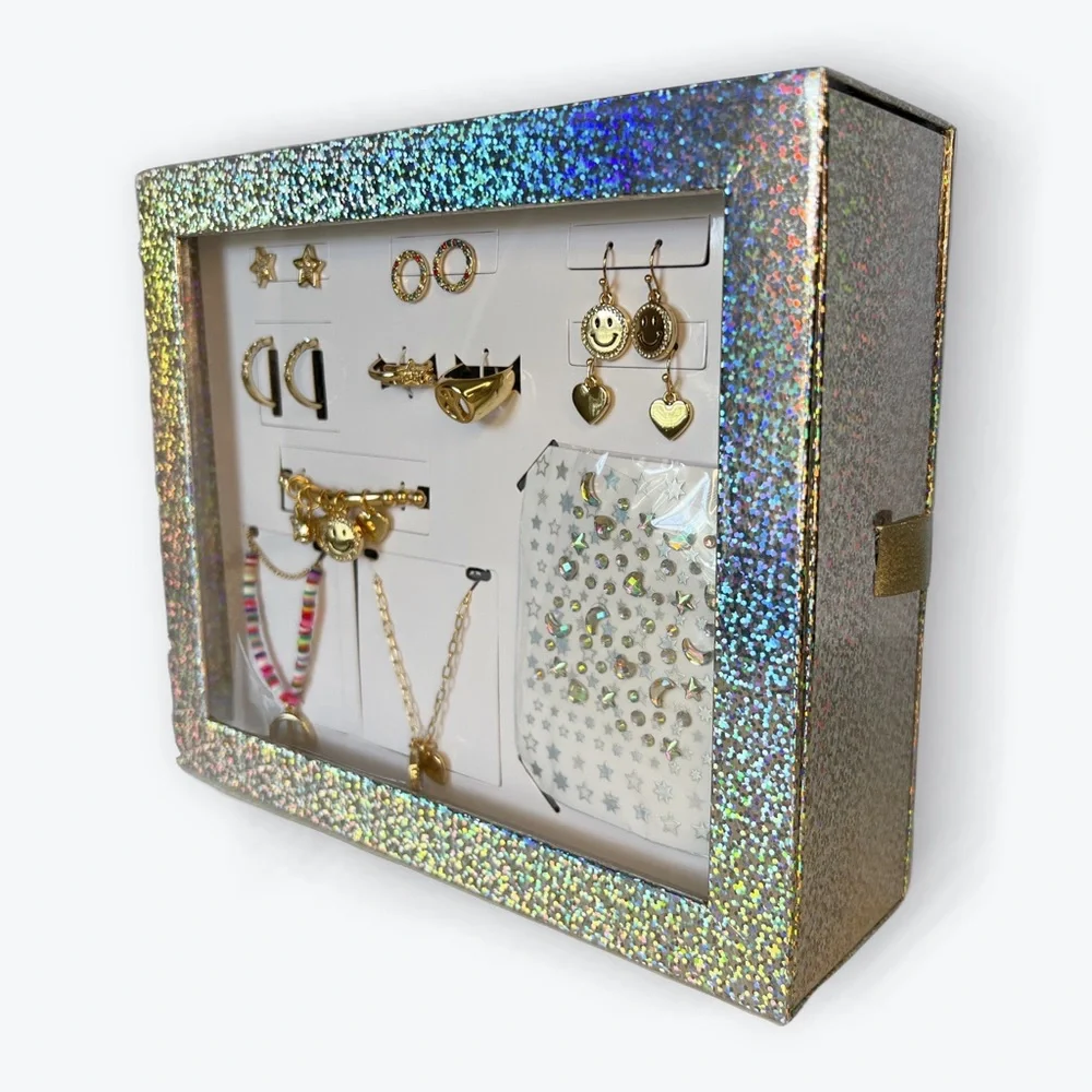 NWT Macy’s 12-Pc. Holographic Advent Calendar Twelve Days of Smiles Gift Set